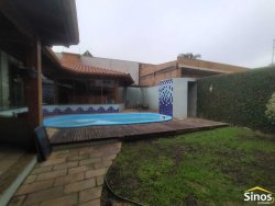Casa com 05 dormitórios no bairro Jardim Mauá  