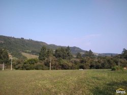 Sítio com 1.000,00m² no Condomínio Country Village 