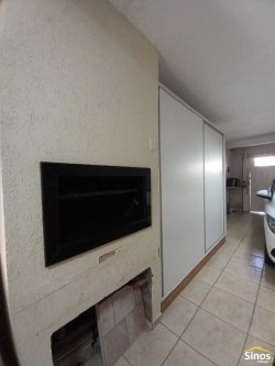 Casa com 03 dormitórios no bairro Feitoria 