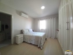 Casa com 03 dormitórios no bairro Feitoria 