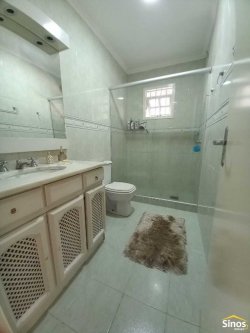 Casa com 03 dormitórios no bairro Feitoria 