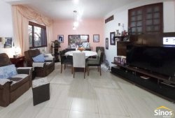 Casa com 04 dormitórios no bairro Rondônia  
