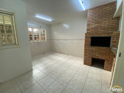 Casa com 02 dormitórios no bairro Vila Nova 