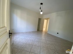 Casa com 02 dormitórios no bairro Vila Nova 