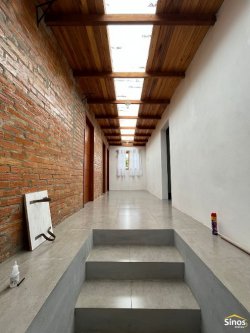 Casa com 02 dormitórios para locação em Lomba Grande 
