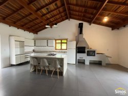 Casa com 02 dormitórios para locação em Lomba Grande 