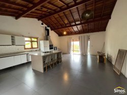Casa com 02 dormitórios para locação em Lomba Grande 