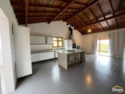 Casa com 02 dormitórios para locação em Lomba Grande 