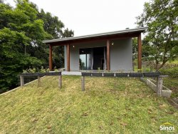 Casa com 02 dormitórios para locação em Lomba Grande 