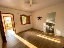 Casa com 02 dormitórios para locação em Lomba Grande 