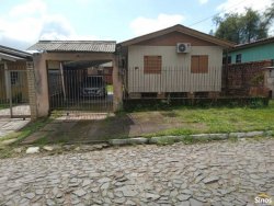 Chalé com 02 dormitórios no bairro Canudos  