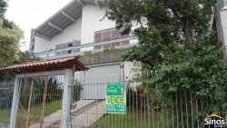 Casa com 04 dormitórios no bairro Ideal 