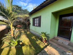 Terreno com pavilhão e sobrado no bairro Lomba Grande 