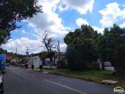Casa com 03 dormitórios no bairro Jardim Mauá  