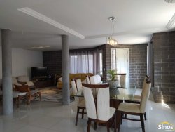 Casa com 03 dormitórios no bairro Jardim Mauá  