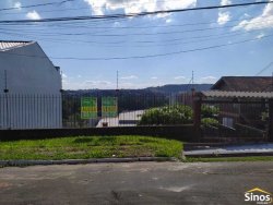 Casa com 01 dormitório no bairro Operário 