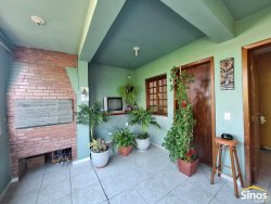 Casa com 04 dormitórios no bairro Ideal 