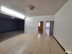 Casa com 02 dormitórios no bairro Ideal 