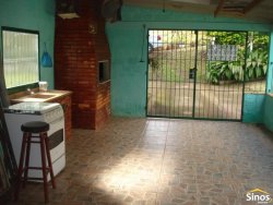 Casa com 02 dormitórios no bairro Lomba Grande 
