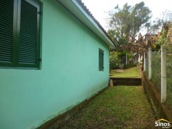Casa com 02 dormitórios no bairro Lomba Grande 