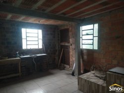 Sobrado com 05 dormitórios no bairro Lomba Grande  