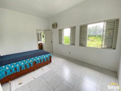 Casa com 02 suítes no bairro Lomba Grande 