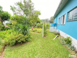 Casa com 02 suítes no bairro Lomba Grande 