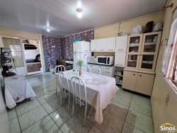 Casa com 02 dormitórios no bairro Ideal 