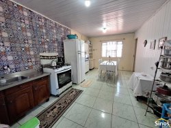 Casa com 02 dormitórios no bairro Ideal 