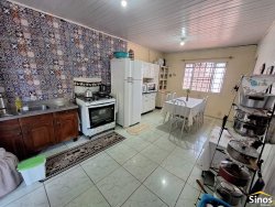 Casa com 02 dormitórios no bairro Ideal 