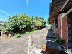 Casa com 02 dormitórios no bairro Ideal 