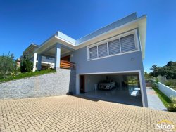 Casa com 03 dormitórios no condomínio Terra Verde 