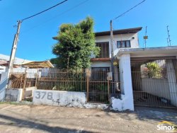 Sobrado com 04 dormitórios no bairro Ideal 
