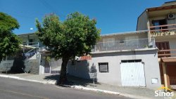 Casa de alvenaria com 03 dormitórios no bairro Canudos  
