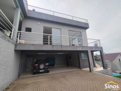Casa com 04 dormitórios no bairro Ideal 