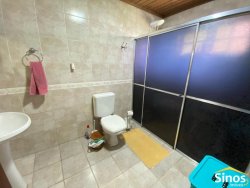 Casa com 03 dormitórios no bairro Lomba Grande 