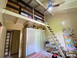Casa com 03 dormitórios no bairro Lomba Grande 