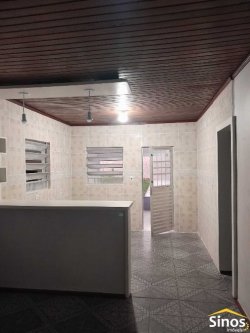 Casa com 03 dormitórios no bairro Feitoria 