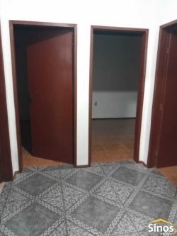 Casa com 03 dormitórios no bairro Feitoria 