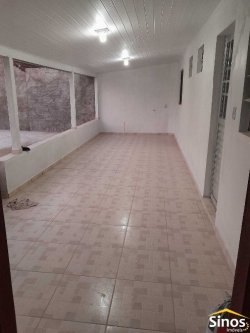Casa com 03 dormitórios no bairro Feitoria 