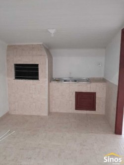 Casa com 03 dormitórios no bairro Feitoria 