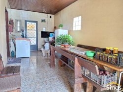 Casa com 03 dormitórios no bairro Lomba Grande 