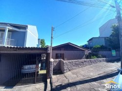 Casa com 02 dormitórios no bairro Rincão 