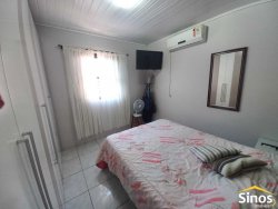 Casa com 02 dormitórios no bairro Rincão 