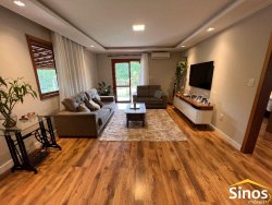 Sítio com 2.250m² no bairro Lomba Grande  