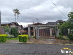 Casa com 03 dormitórios no bairro Boa Vista  