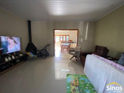 Casa com 03 dormitórios no bairro Vila Nova 