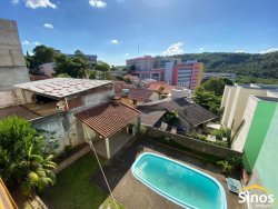 Casa com 03 dormitórios no bairro Vila Nova 