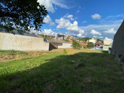 Terreno de 704,61m² no bairro Vila Nova 