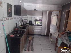 Casa com 03 dormitórios no bairro Amaral Ribeiro 